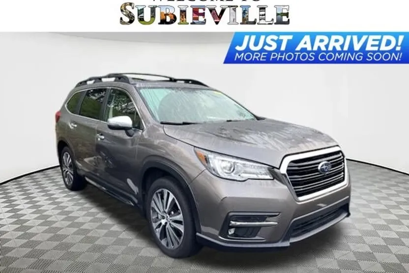 2022 Subaru Ascent Touring photo 1