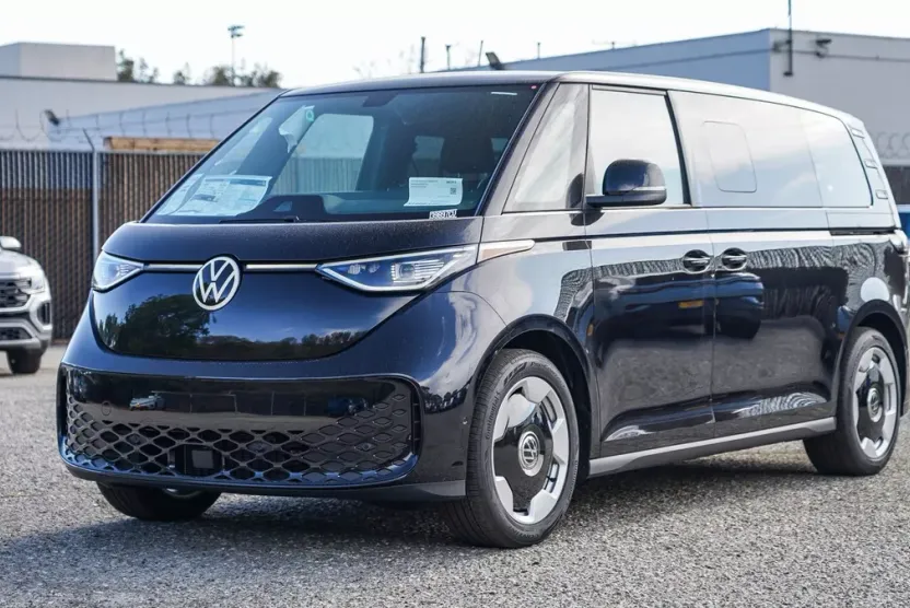 2025 Volkswagen ID. Buzz Pro S photo 1