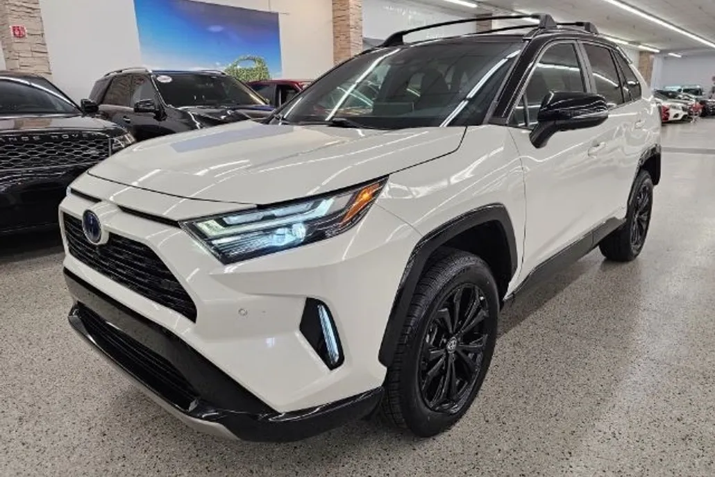 2022 Toyota RAV4 Hybrid XSE photo 1