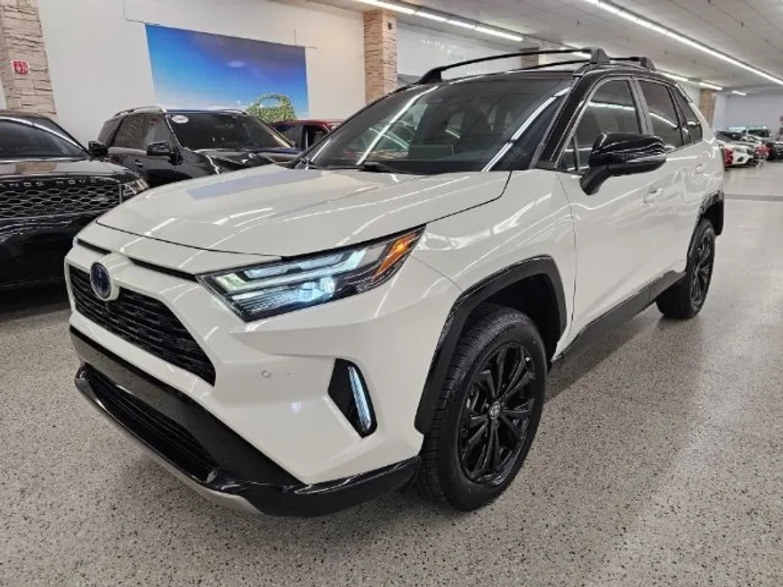 2022 Toyota RAV4 Hybrid XSE photo 1