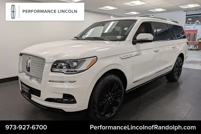 2023 Lincoln Navigator L Reserve photo 1