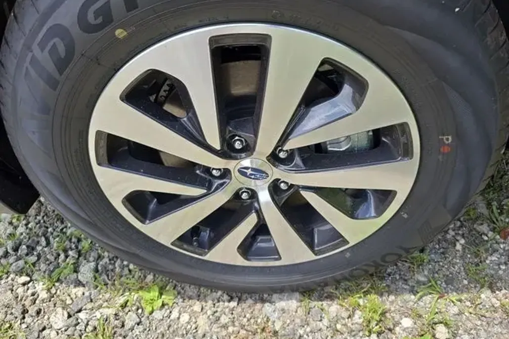 2025 Subaru Outback Premium photo 1