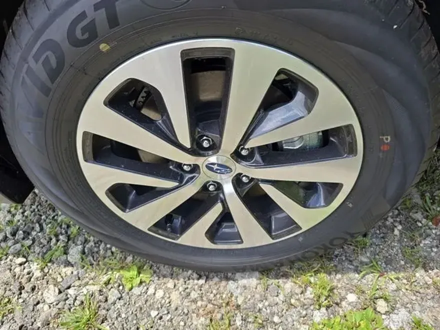 2025 Subaru Outback Premium photo 1