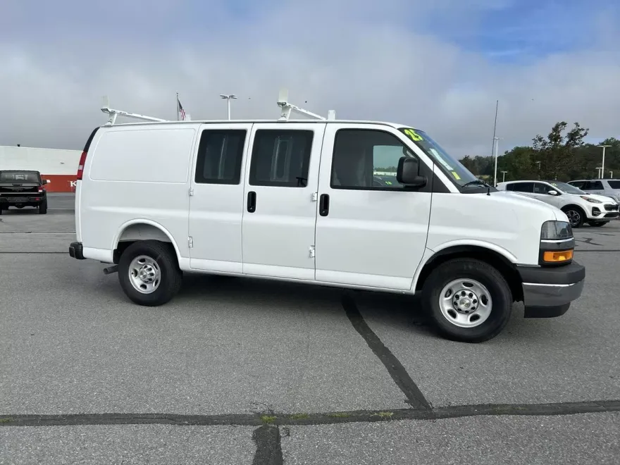 2025 Chevrolet Express Cargo 2500 photo 1