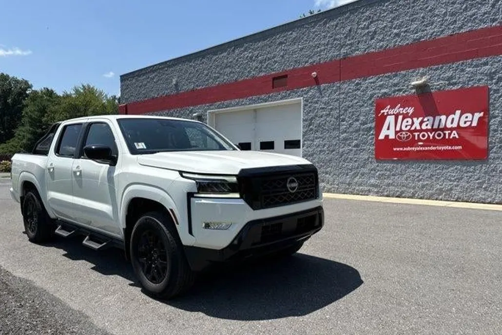 2023 Nissan Frontier Crew Cab SV photo 1