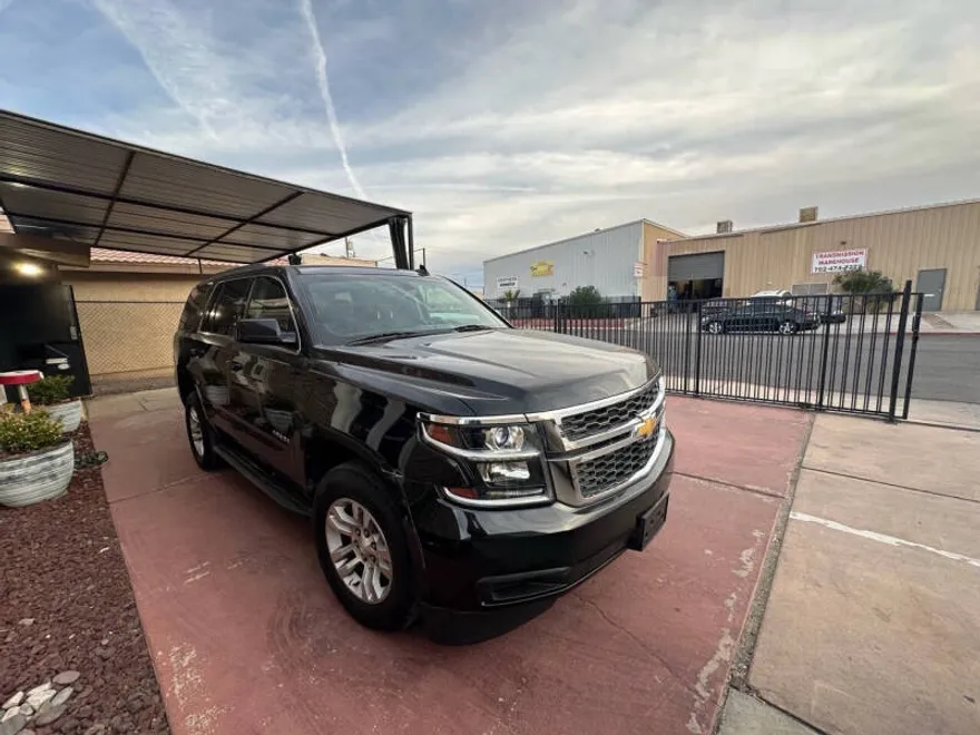 2017 Chevrolet Tahoe LS photo 1