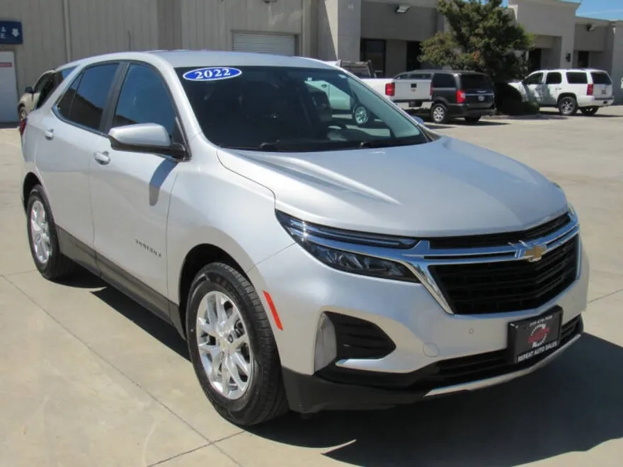 2022 Chevrolet Equinox LT photo 1
