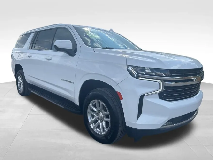 2021 Chevrolet Suburban LT photo 1