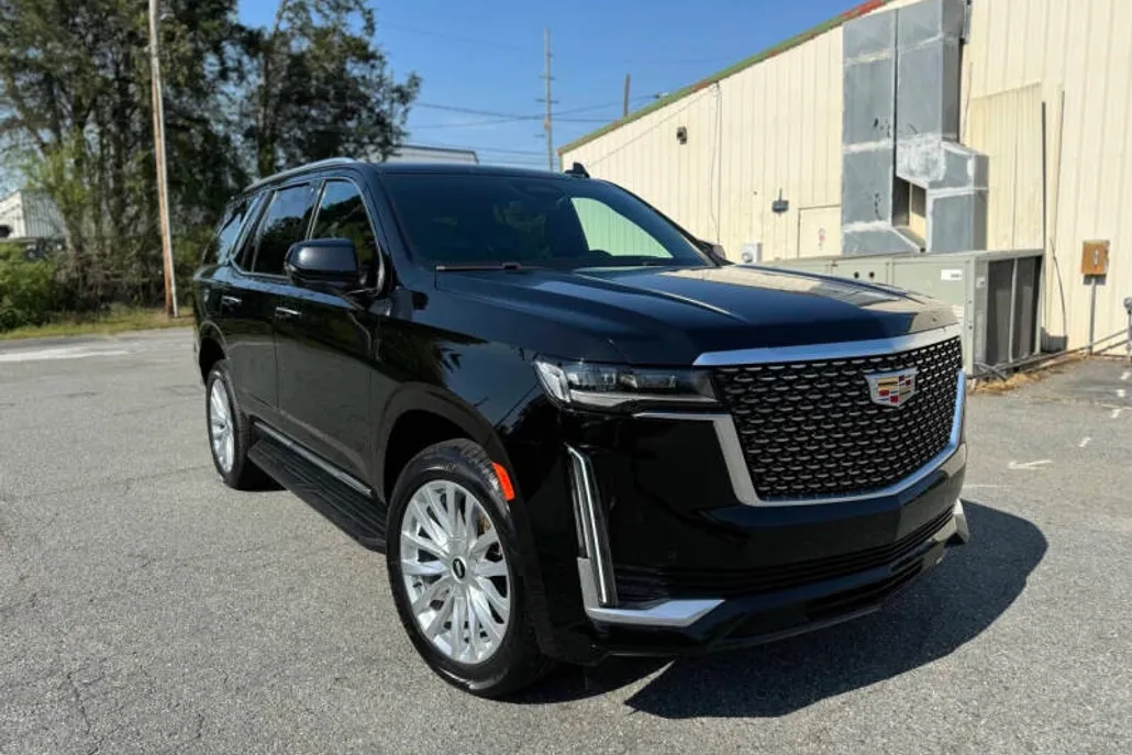 2022 Cadillac Escalade Luxury photo 1