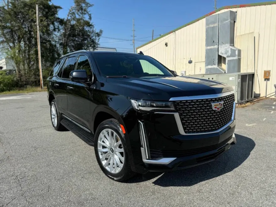 2022 Cadillac Escalade Luxury photo 1