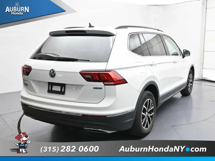 2021 Volkswagen Tiguan SE photo 1