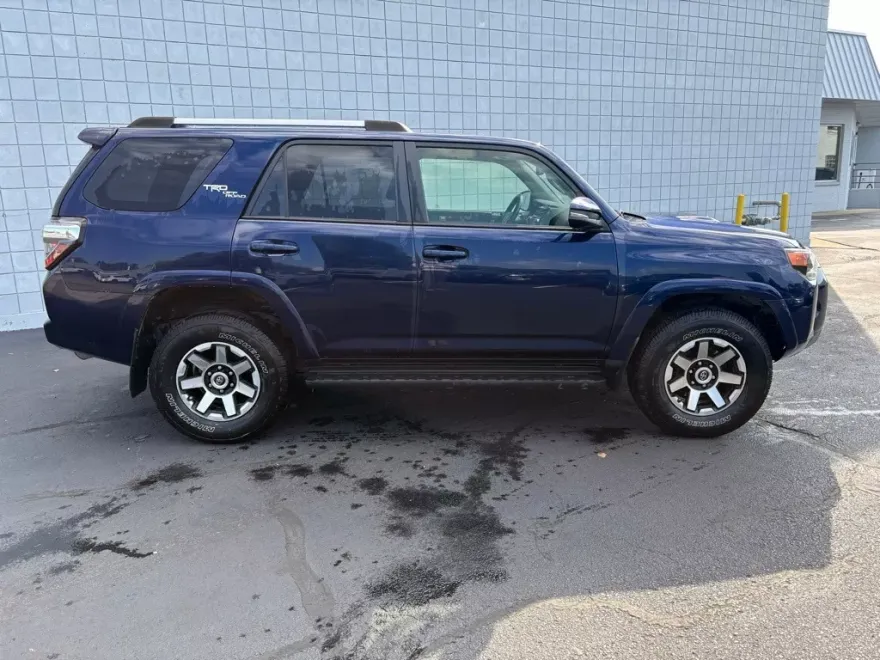 2018 Toyota 4Runner SR5 Premium photo 1