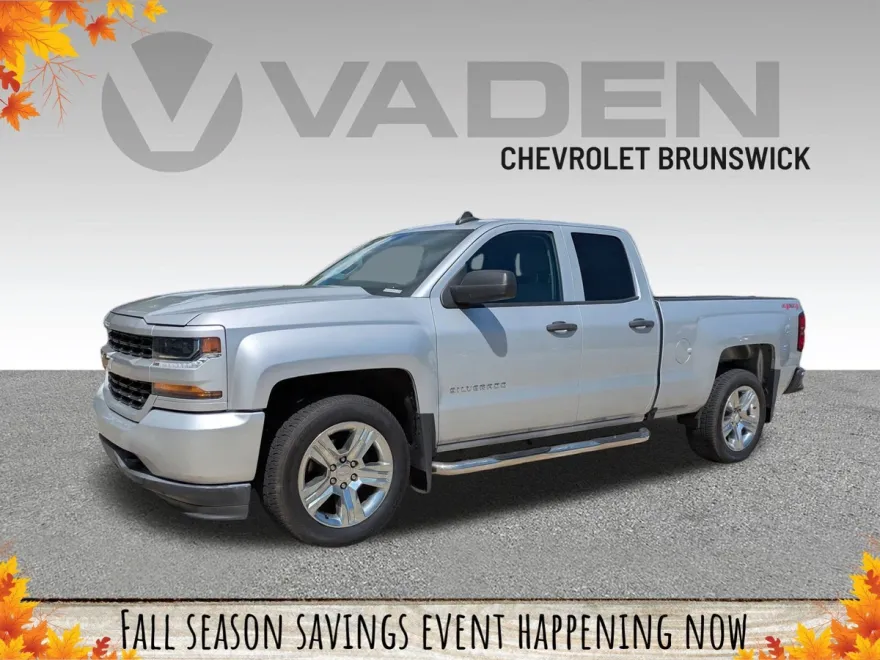 2017 Chevrolet Silverado 1500 Custom photo 1