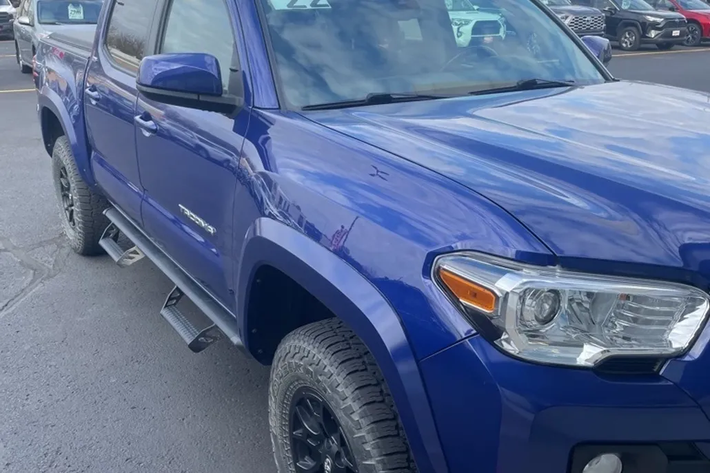 2022 Toyota Tacoma SR5 photo 1
