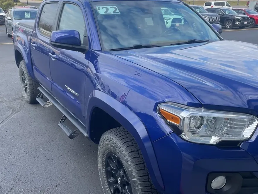2022 Toyota Tacoma SR5 photo 1