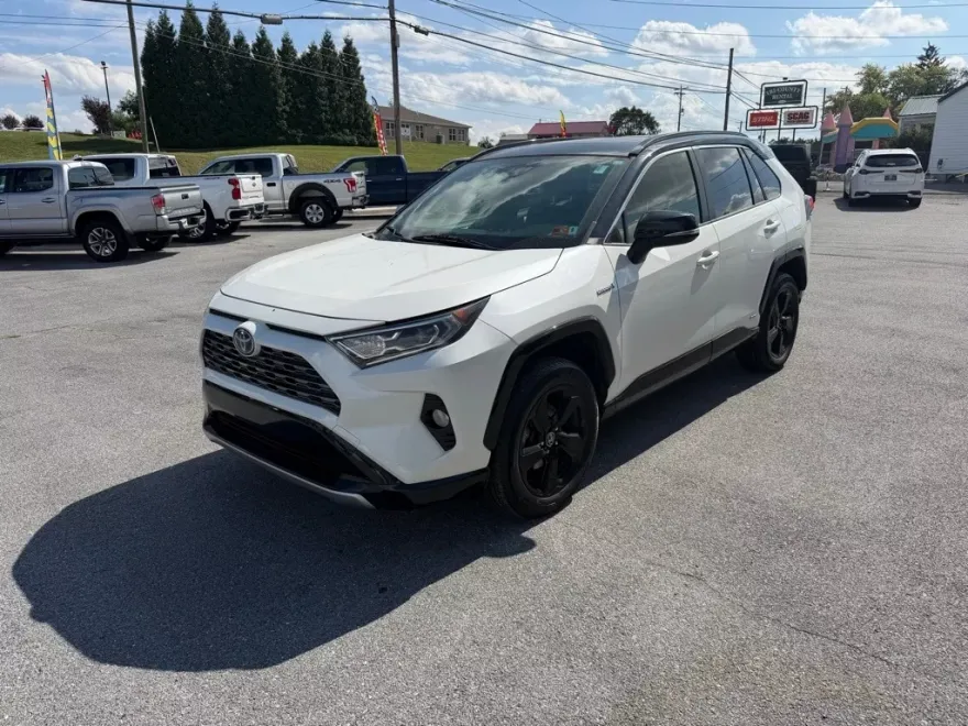2019 Toyota RAV4 Hybrid XSE photo 1