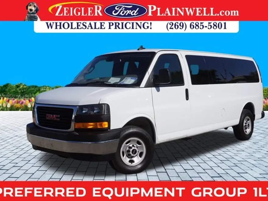 2023 Gmc Savana 3500 LT Passenger photo 1