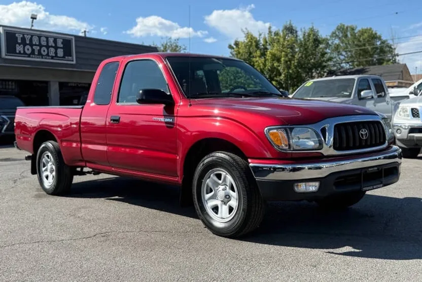 2004 Toyota Tacoma Base photo 1