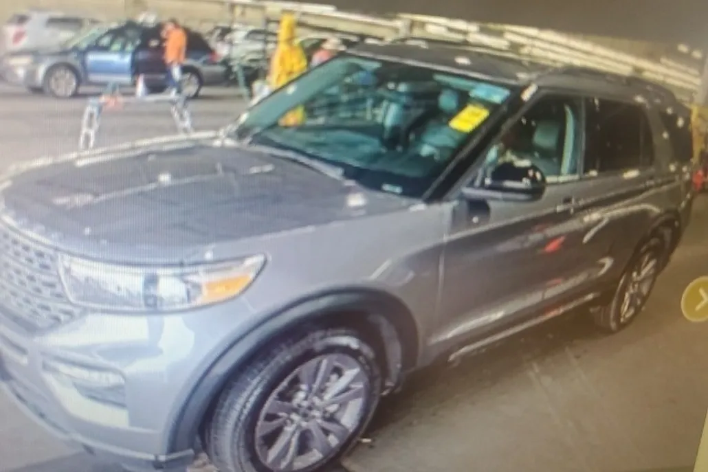 2024 Ford Explorer XLT photo 1