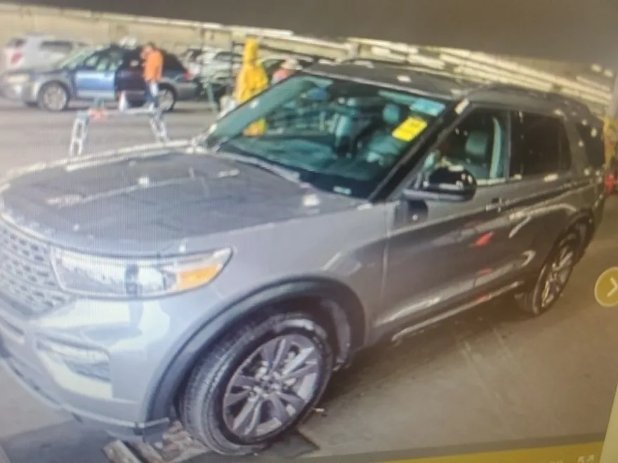 2024 Ford Explorer XLT photo 1