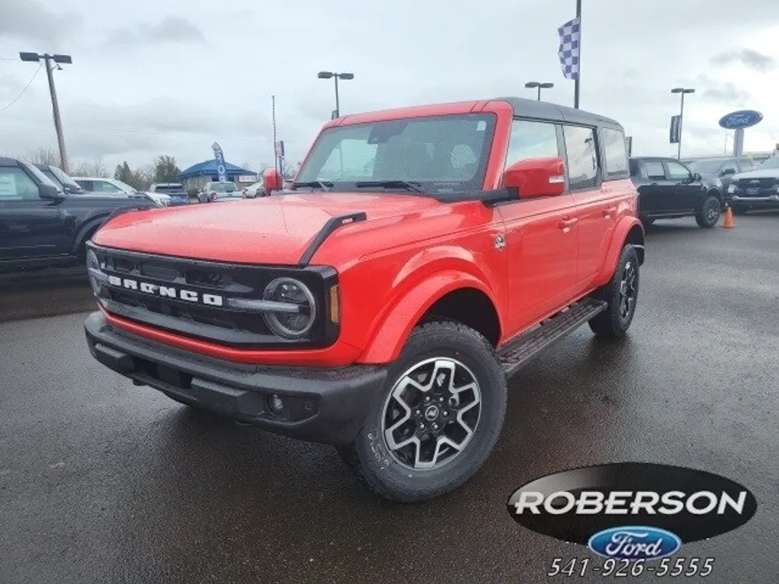 2024 Ford Bronco Outer Banks photo 1