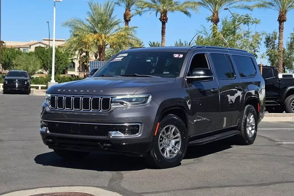 2023 Jeep Wagoneer L Base photo 1