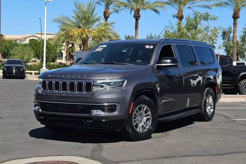 2023 Jeep Wagoneer L Base photo 1