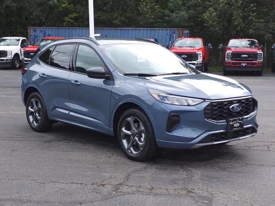 2024 Ford Escape ST-Line photo 1