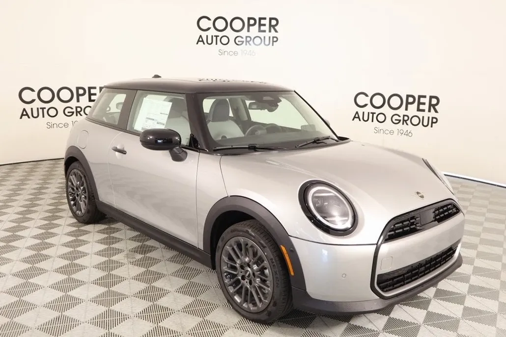 2025 Mini Cooper 2 Door Hardtop Signature photo 1