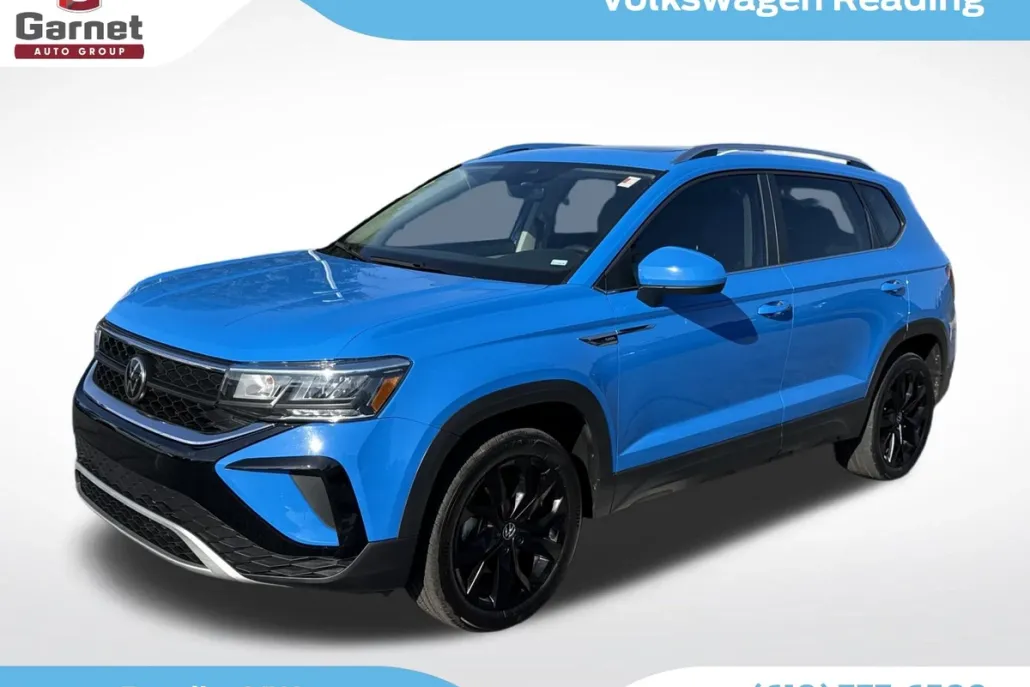 2023 Volkswagen Taos SE photo 1