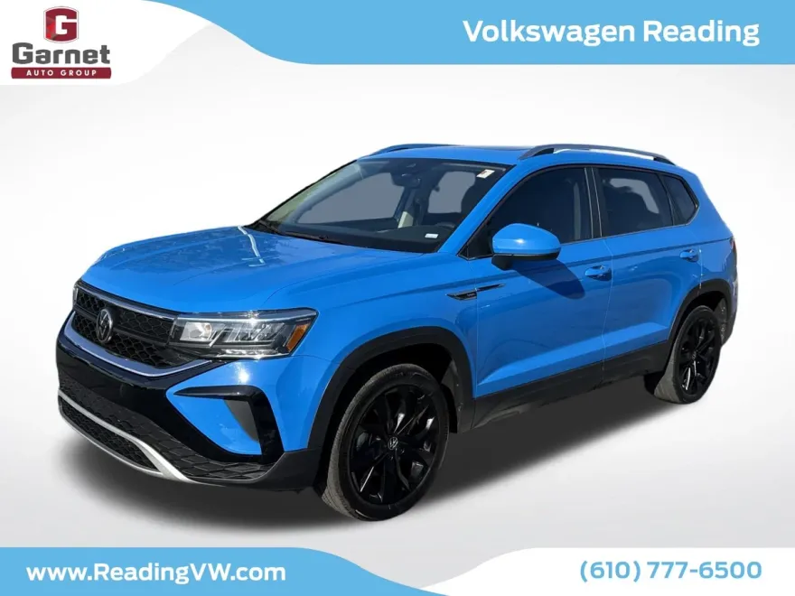 2023 Volkswagen Taos SE photo 1
