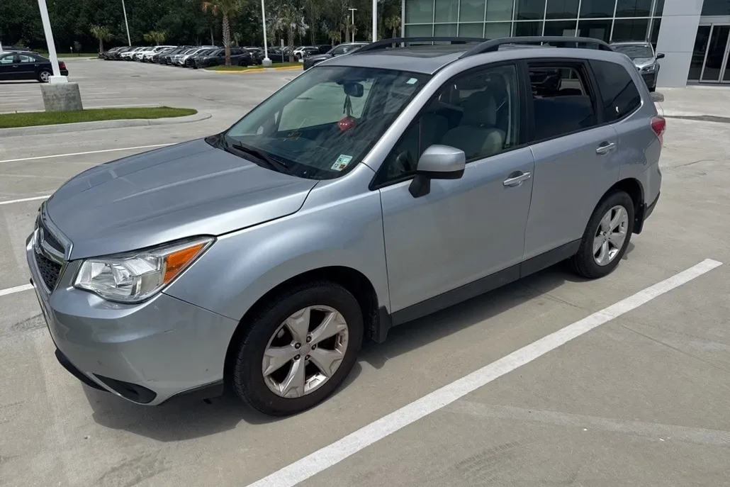 2014 Subaru Forester 2.5i Premium photo 1