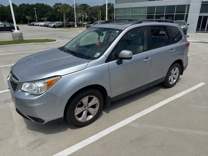 2014 Subaru Forester 2.5i Premium photo 1