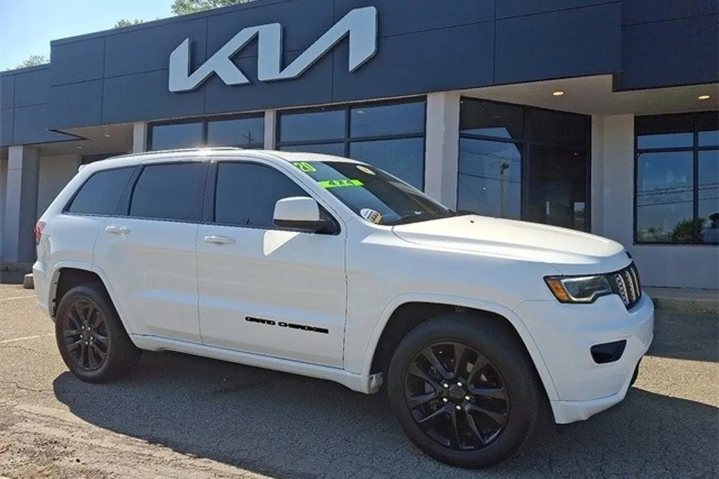 2020 Jeep Grand Cherokee Laredo photo 1