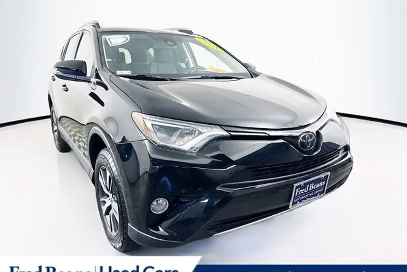 2018 Toyota RAV4 XLE photo 1
