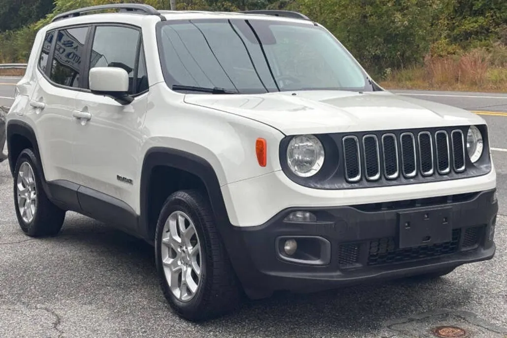 2017 Jeep Renegade Latitude North Edition photo 1