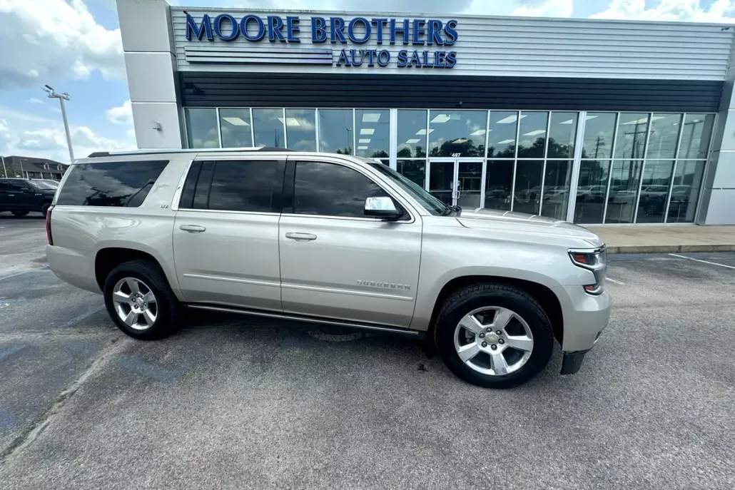 2015 Chevrolet Suburban LTZ photo 1