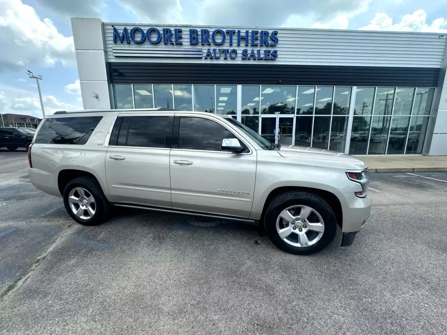2015 Chevrolet Suburban LTZ photo 1