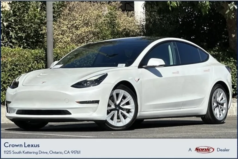 2021 Tesla Model 3 Standard Range Plus photo 1