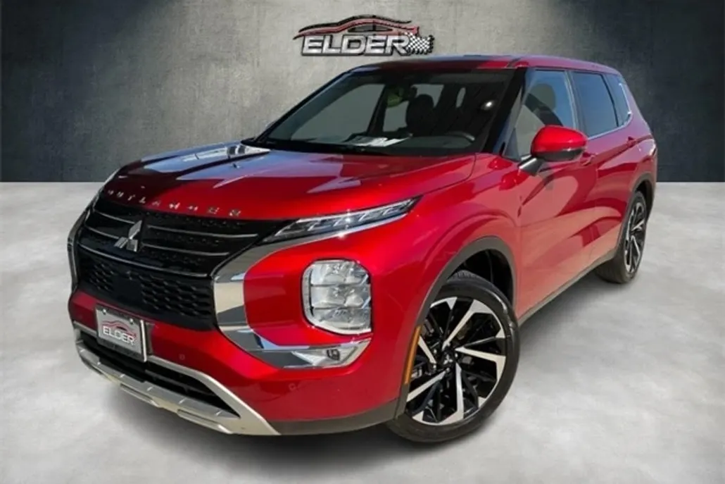 2024 Mitsubishi Outlander SE photo 1