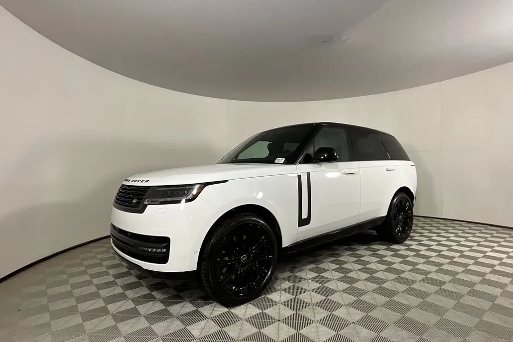 2025 Land Rover Range Rover SE photo 1