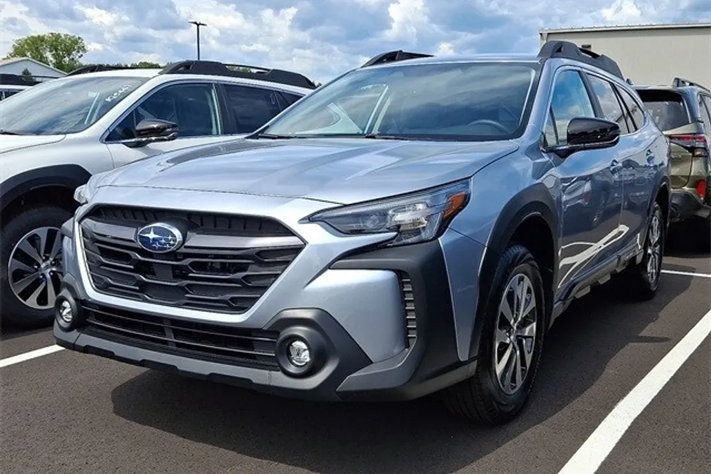 2025 Subaru Outback Premium photo 1