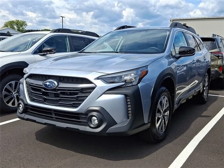 2025 Subaru Outback Premium photo 1