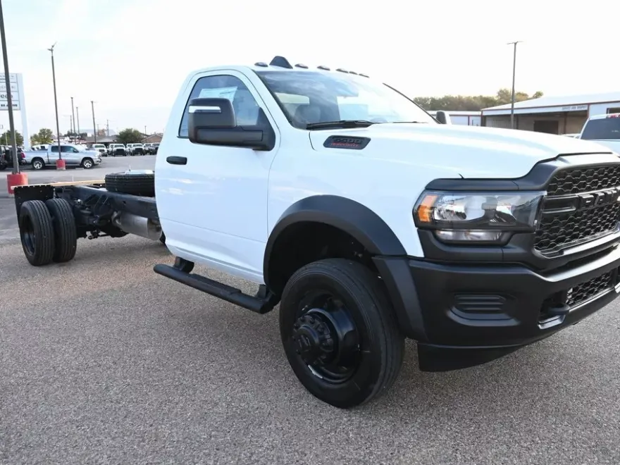 2024 Ram 5500 Tradesman photo 1