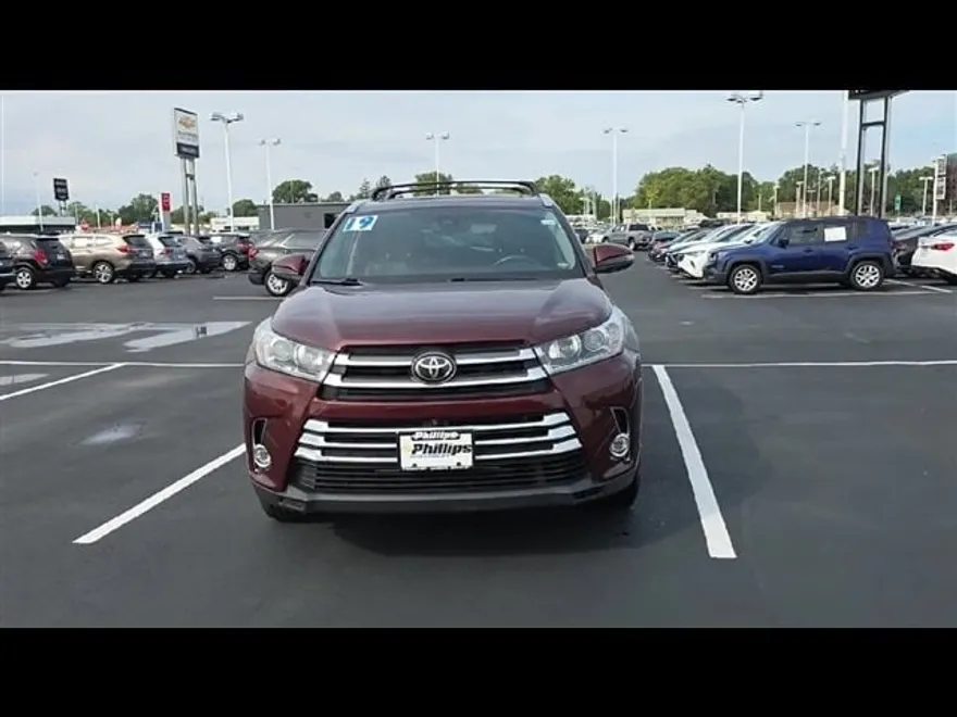 2019 Toyota Highlander Limited Platinum photo 1