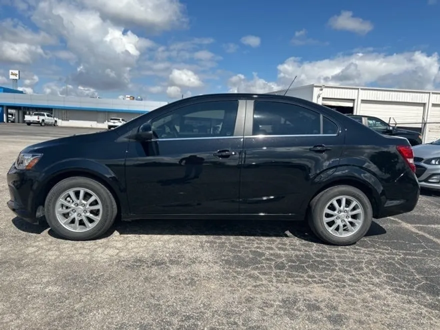 2020 Chevrolet Sonic LT photo 1