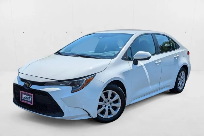 2022 Toyota Corolla LE photo 1