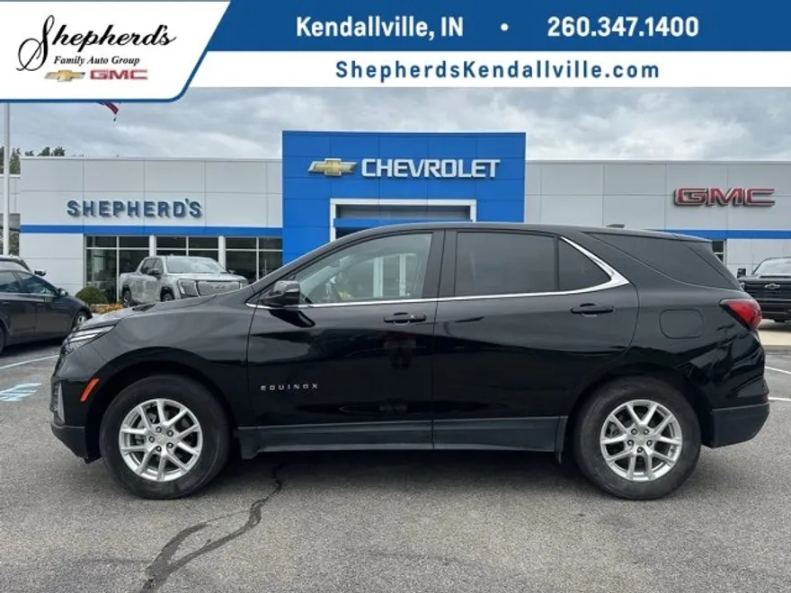 2024 Chevrolet Equinox LT photo 1