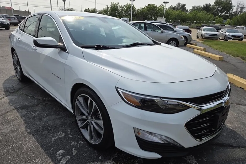 2022 Chevrolet Malibu 1LT photo 1