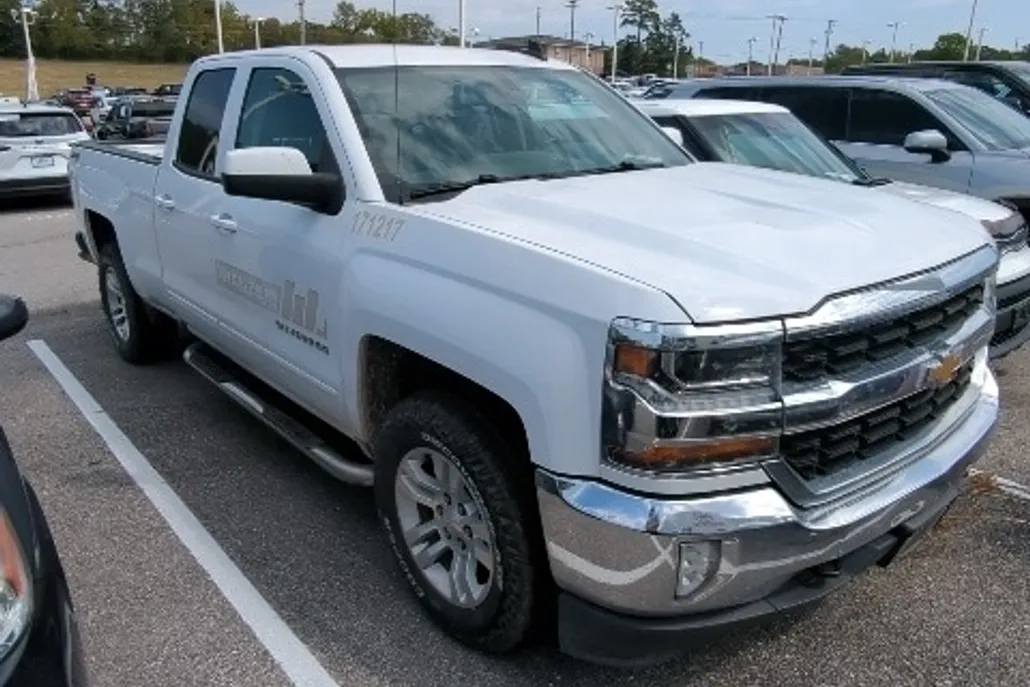 2016 Chevrolet Silverado 1500 LT1 photo 1